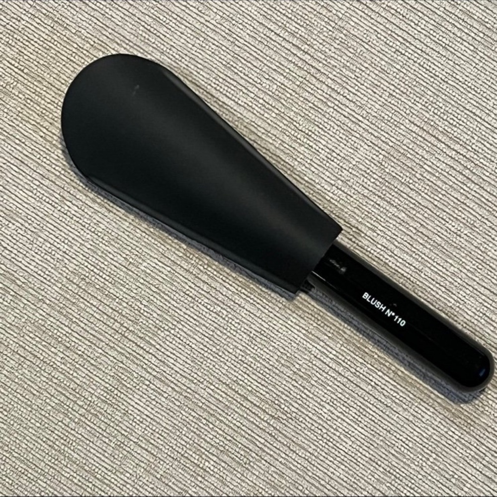 Chanel Nº 110 Blush Brush LES PINCEAUX DE CHANEL
    ~NEW~ - Picture 8 of 10